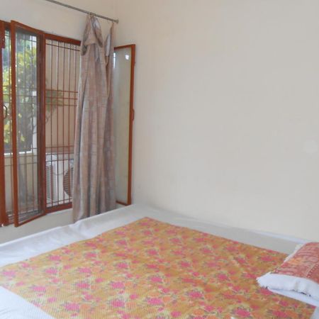 Maruti Guest House พาราณสี ภายนอก รูปภาพ