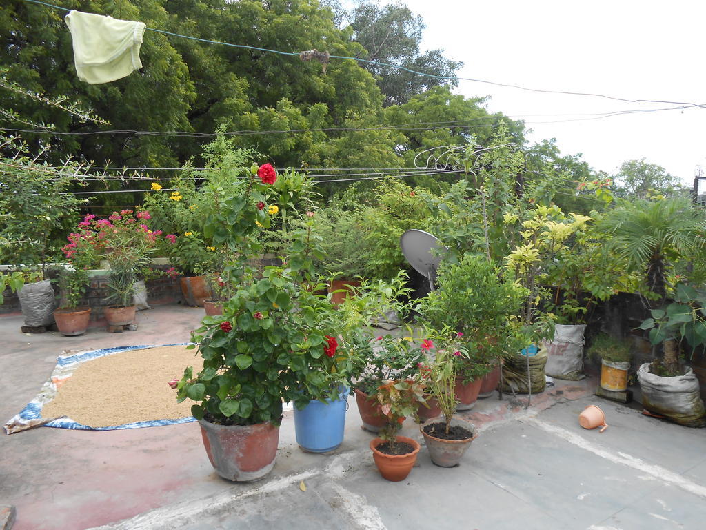Maruti Guest House พาราณสี ภายนอก รูปภาพ
