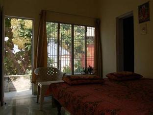 Maruti Guest House พาราณสี ภายนอก รูปภาพ