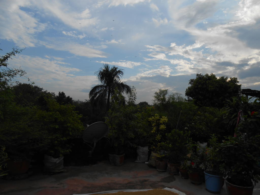 Maruti Guest House พาราณสี ภายนอก รูปภาพ